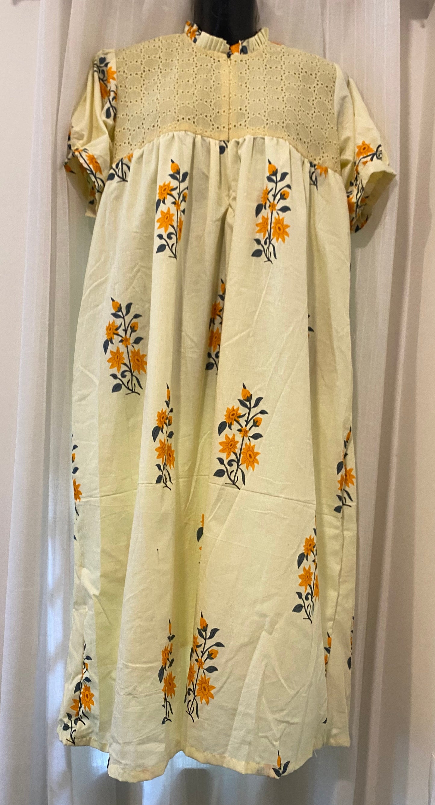 DS68-Hakoba dress with Neck frills