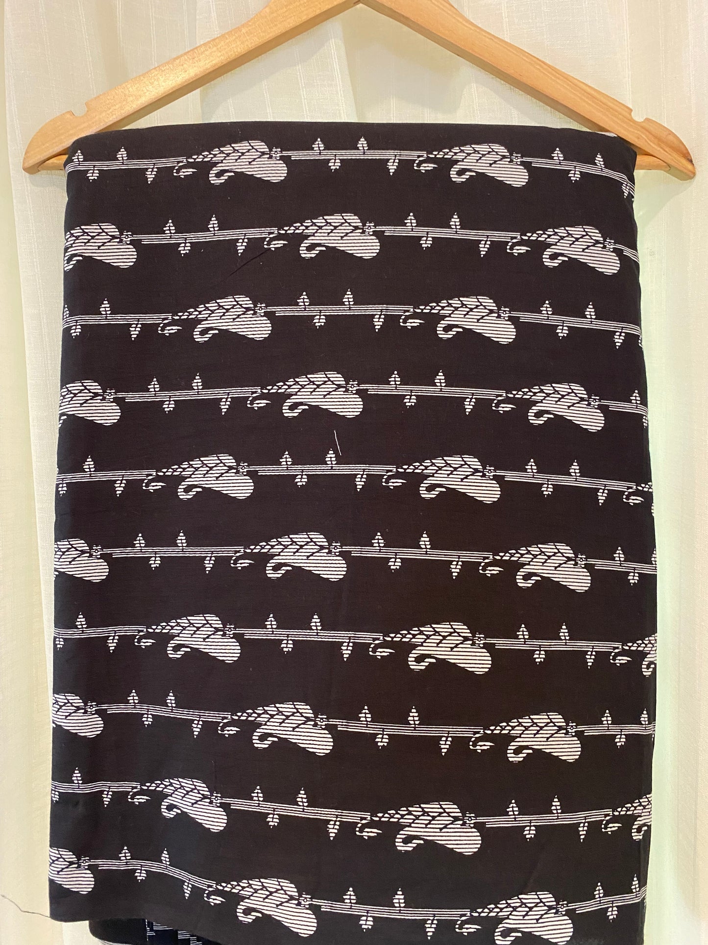 FBR031 Black&White-Fishprint-Fabric