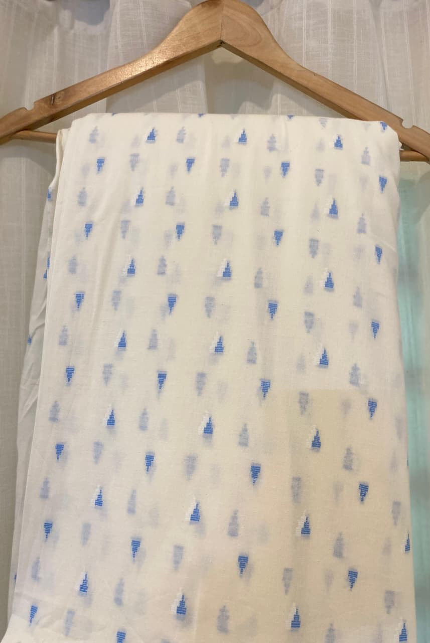 DS47 Simple V-neck with pleates in White and blue print