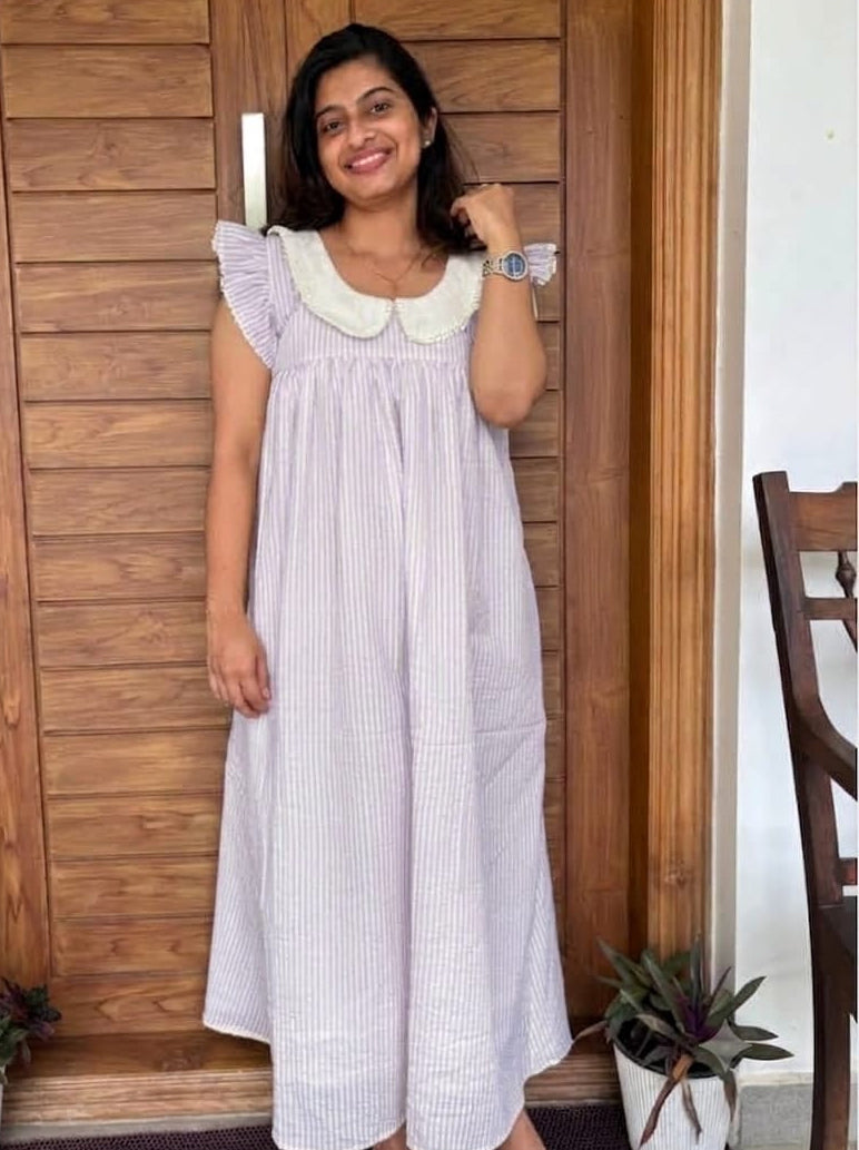 DS211 PETERPAN collar on lavender dress