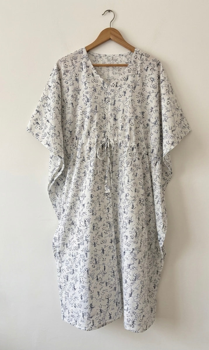 DS110 Kaftan with embroidery on white cotton fabric