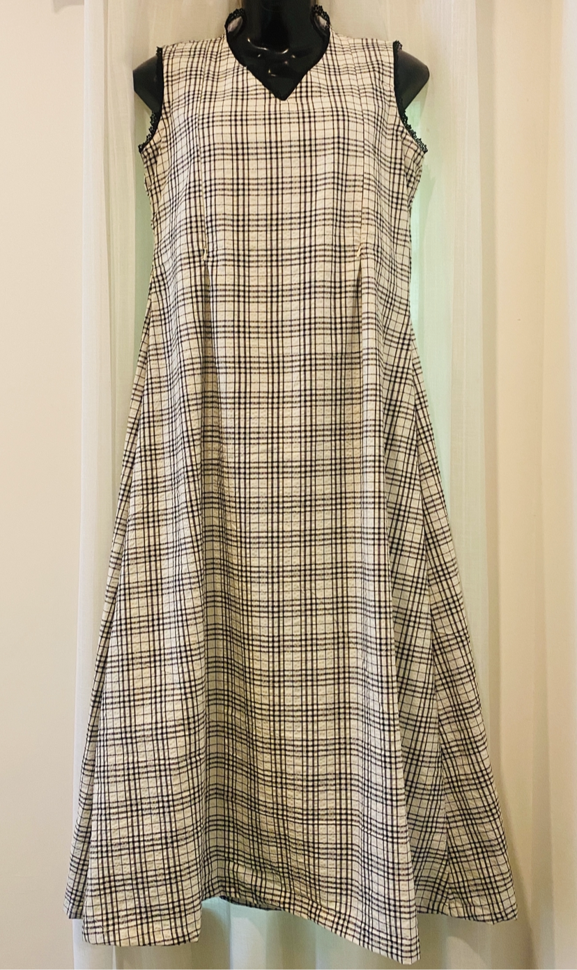 DS08 Halter V neck Dress