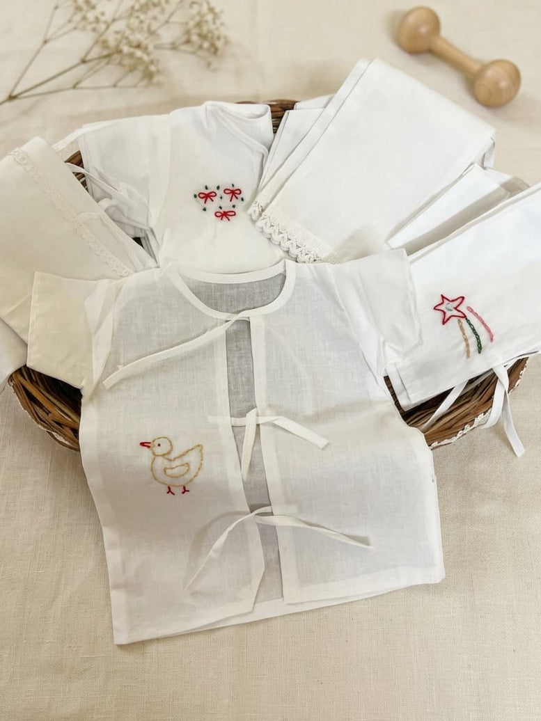 Newborn Kettudup/Jablas with small embroidery and lace details(pack of 5)