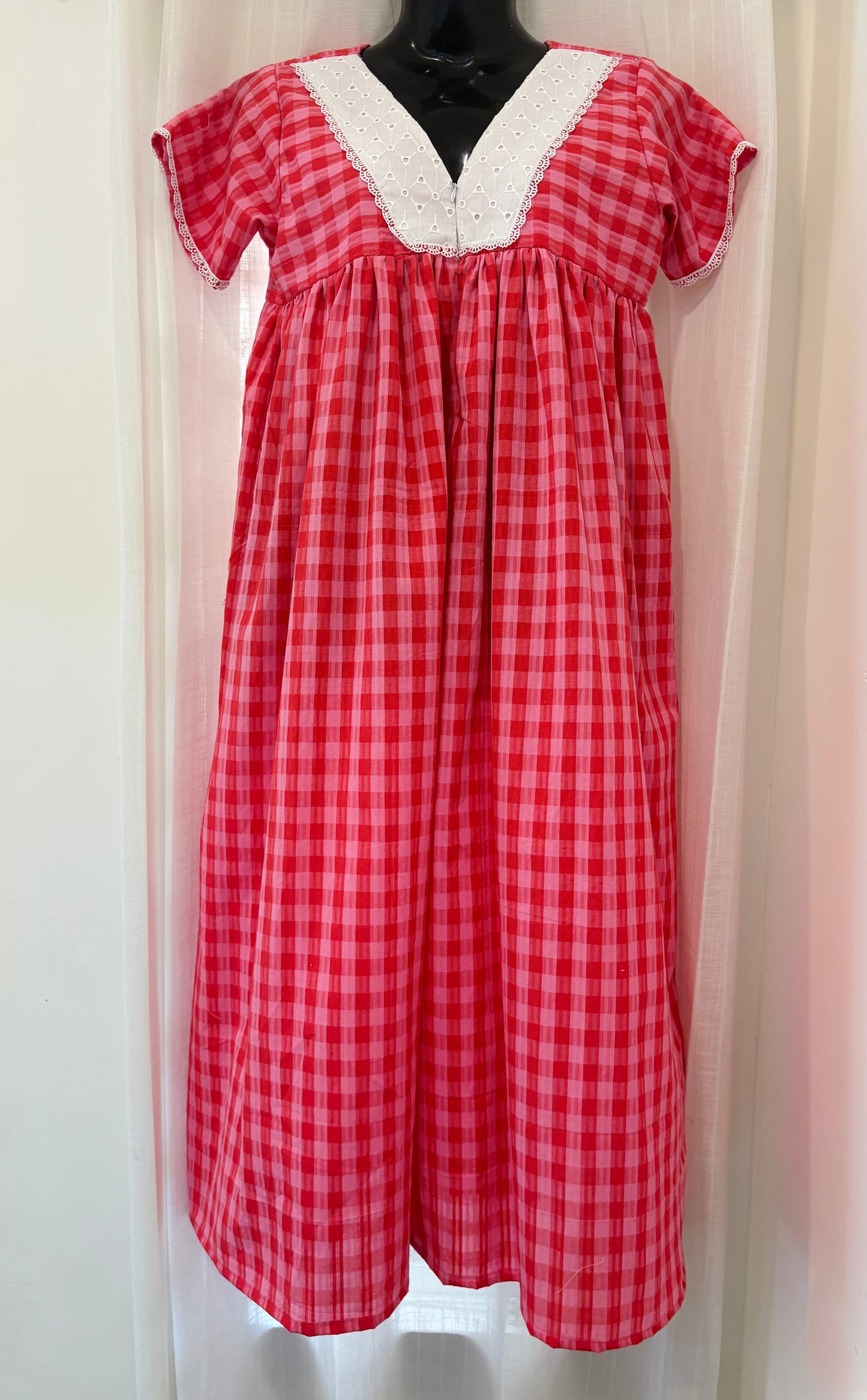 DS85 Dark Pink and Red Seersucker cotton Hakoba V neck dress