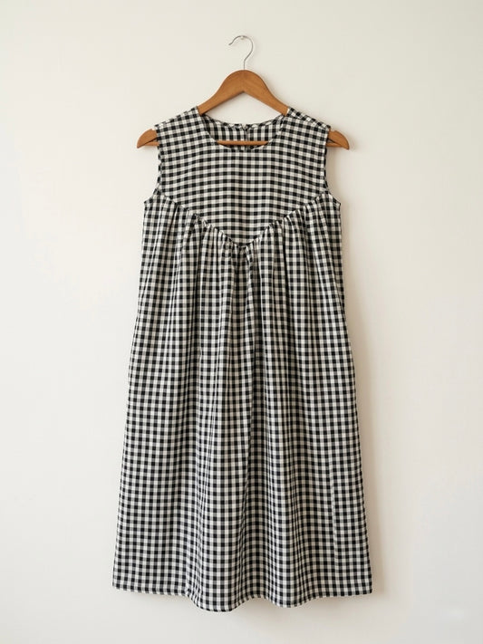 DS152 Round neck Black n white inverted alia cut dress