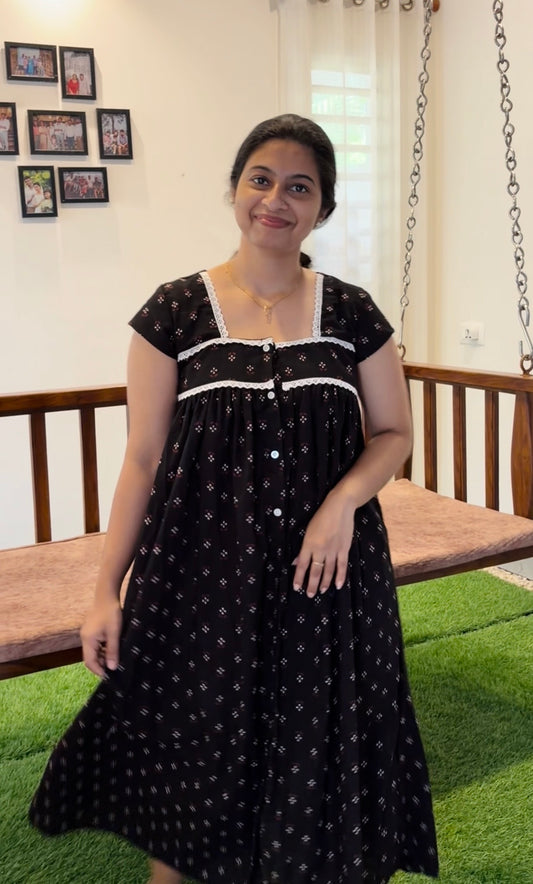 DS205 Lace dress with openable buttons on brownish black fabric with small flower print